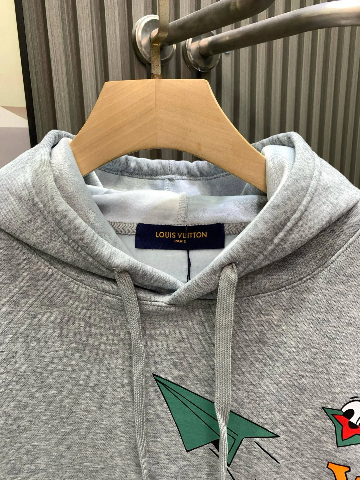 🅿️280 🀄️ Louis Vuitton Louis Vuitton Louis Vuitton 25ssIv paper airplane master design trendy brand new printed round neck sweatshirt autumn and winter 400 grams of pure cotton ➕ silver fox velvet New trendy classic sweatshirt Exquisite tailoring High-quality craftsmanship Made of custom-woven and dyed pure cotton fabric about 400 grams of pure cotton sweatshirt fabric Pattern imported digital printing technology Durable and washable, long-wearing without deformation Micro wide and versatile, the latest brick cabinets for men and women are synchronized, os dropped shoulder version, fashionable and individual, super versatile and good-looking, very suitable for both men and women, a must-have style, tag collar, washed wheat, complete with three labels